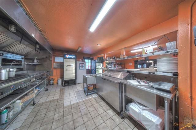 Barlee's Food & Drink: 253 Swanzey St, Keystone, SD 57751